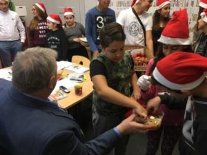 2016-12-06-11-09-28