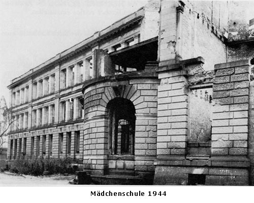 Maedchenschule 1944